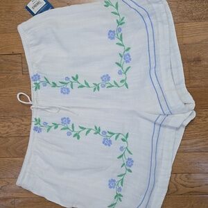 ARIZONA JEAN CO BRAND WOMEN'S JUNIOR SIZE WHITE FLORAL L8NED SHORTS SIZE XL